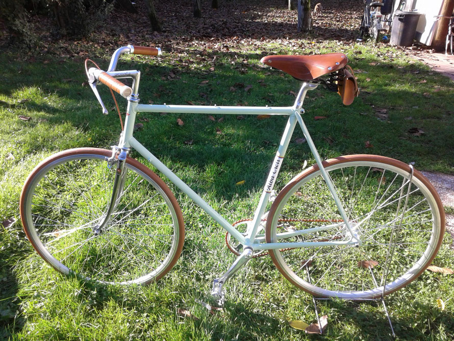 sportiva retro scapin con telaio da corsa