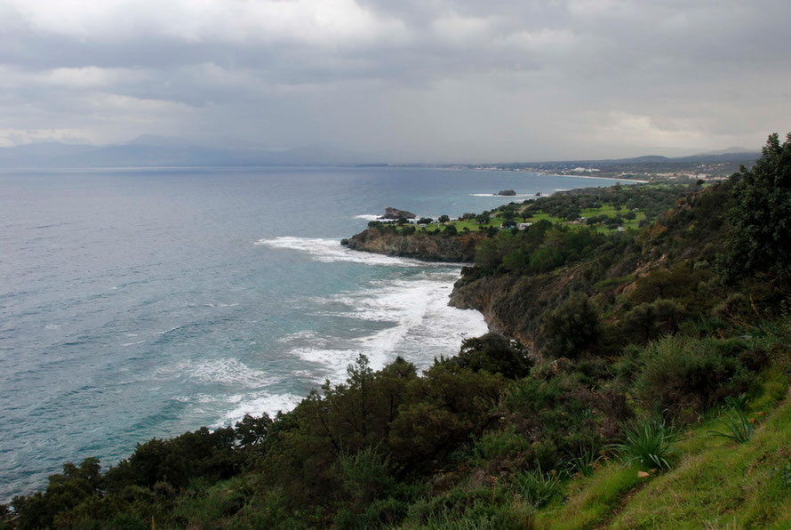 Towards Polis and the approaching rain