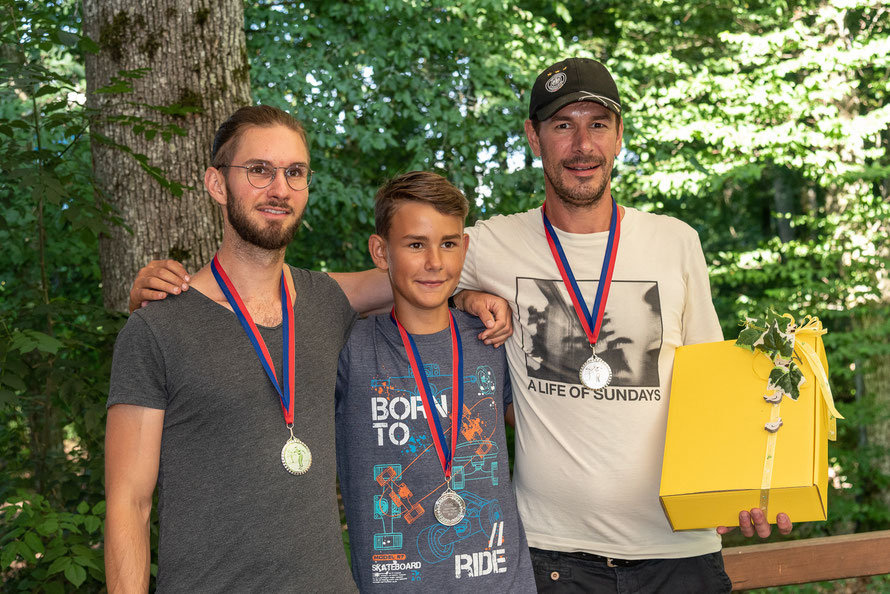 Die „Boule Boys“ erreichten den 2. Platz mit Patrick Fischer, Leon Zimmermann und Sven Fischer aus Oberlauchringen