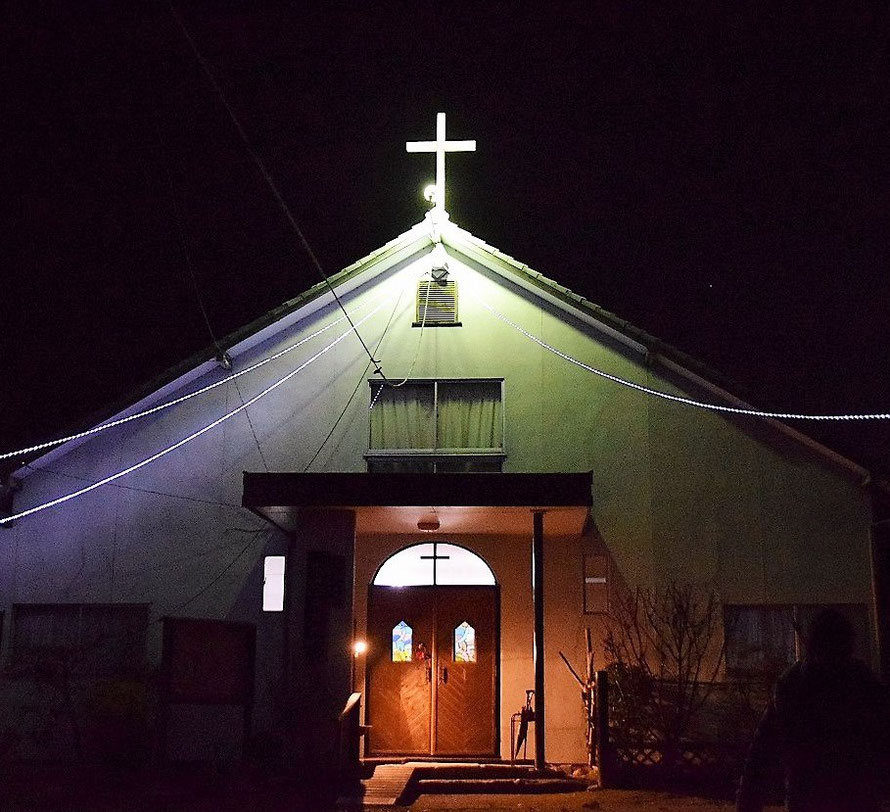 森牧師が兼務する十文字平和教会の夜の礼拝堂
