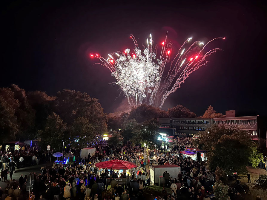 Ein Feuerwerk bildet den Abschluss der Feiertage (Alle Fotos: Stadt Quickborn)