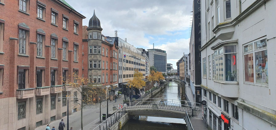Der Fluss Aarhus Å führt vom DOKK 1 zur Strøget