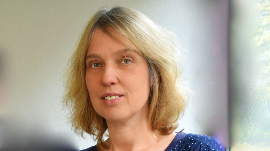 Für Fragen steht Nicole Münster zur Verfügung
