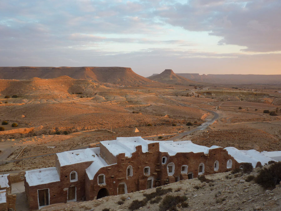 Tunisie : vue du Ksar de Douiret