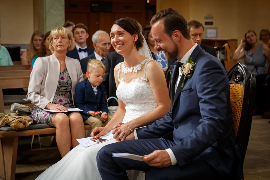 Hochzeit Jugendgästehaus Liebethal, Heiraten im Jugendgästehaus Liebethal, Hochzeitsfotograf Jugendgästehaus Liebethal, Hochzeit Loschwitzer Kirche Dresden, Hochzeit Kirche Loschwitz, Location Hochzeit Dresden, Hochzeitsfotograf Dresden, Kirchliche Trauun