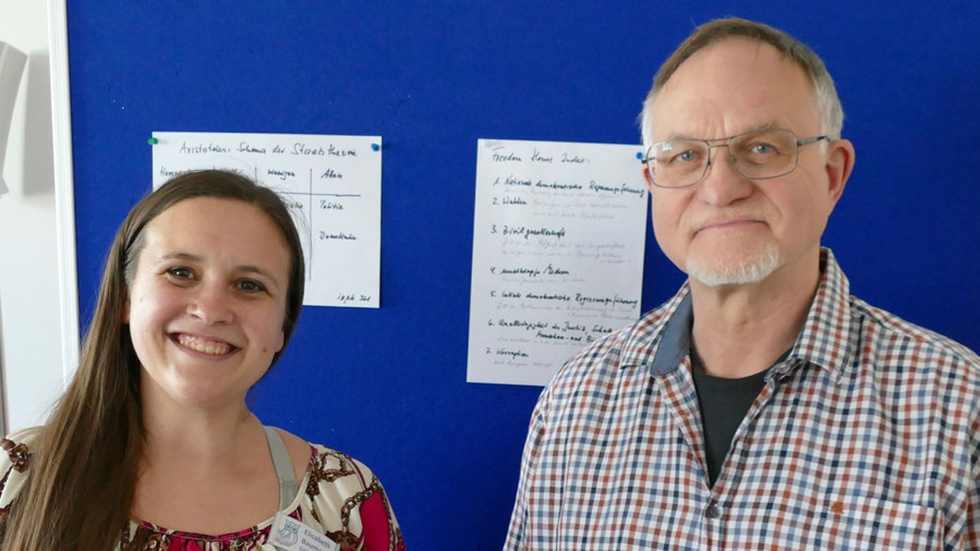 Stadtbücherei-Chefin Elisabeth Baumann lädt zum Politischen Salon mit Moderator Gerhard Teepe ein