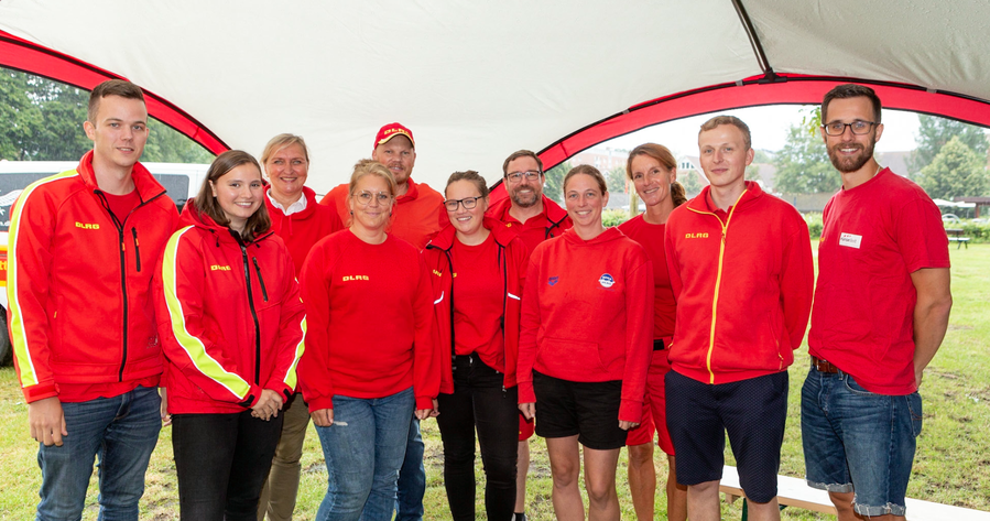 Der neue DLRG-Vorstand (v.L.): Jannik Wahl, Martje Lensch, Anja Falkner, Sabine Bachmor, Kai Jacobsen, Melanie Günther, Jan-Christian Paar, Kathrin Hoffmann, Ute Klafs, Oliver Rössing, Stefan Pahl. (Fotos: Dirk Mohrdiek)