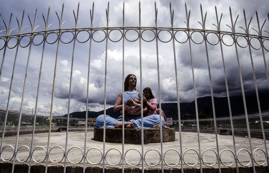 Maria mit Kind. Allegegenwärtiger Marienkult in Ecuador ©Bernd Euler