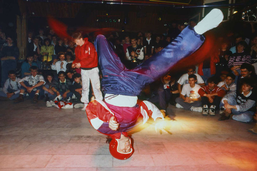 Der Brakedancer Swipe beim Headspin Schilleroper 1987 ©Bernd Euler
