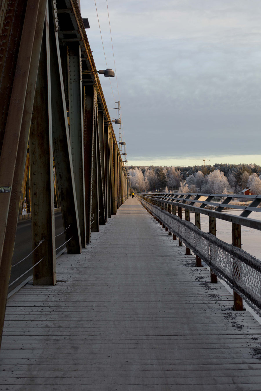 Bridge crossing the Kemijoki, Roveniemi, Finland