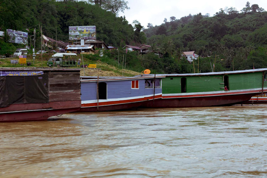 The village Penang, seen from the Mekong river, Loas