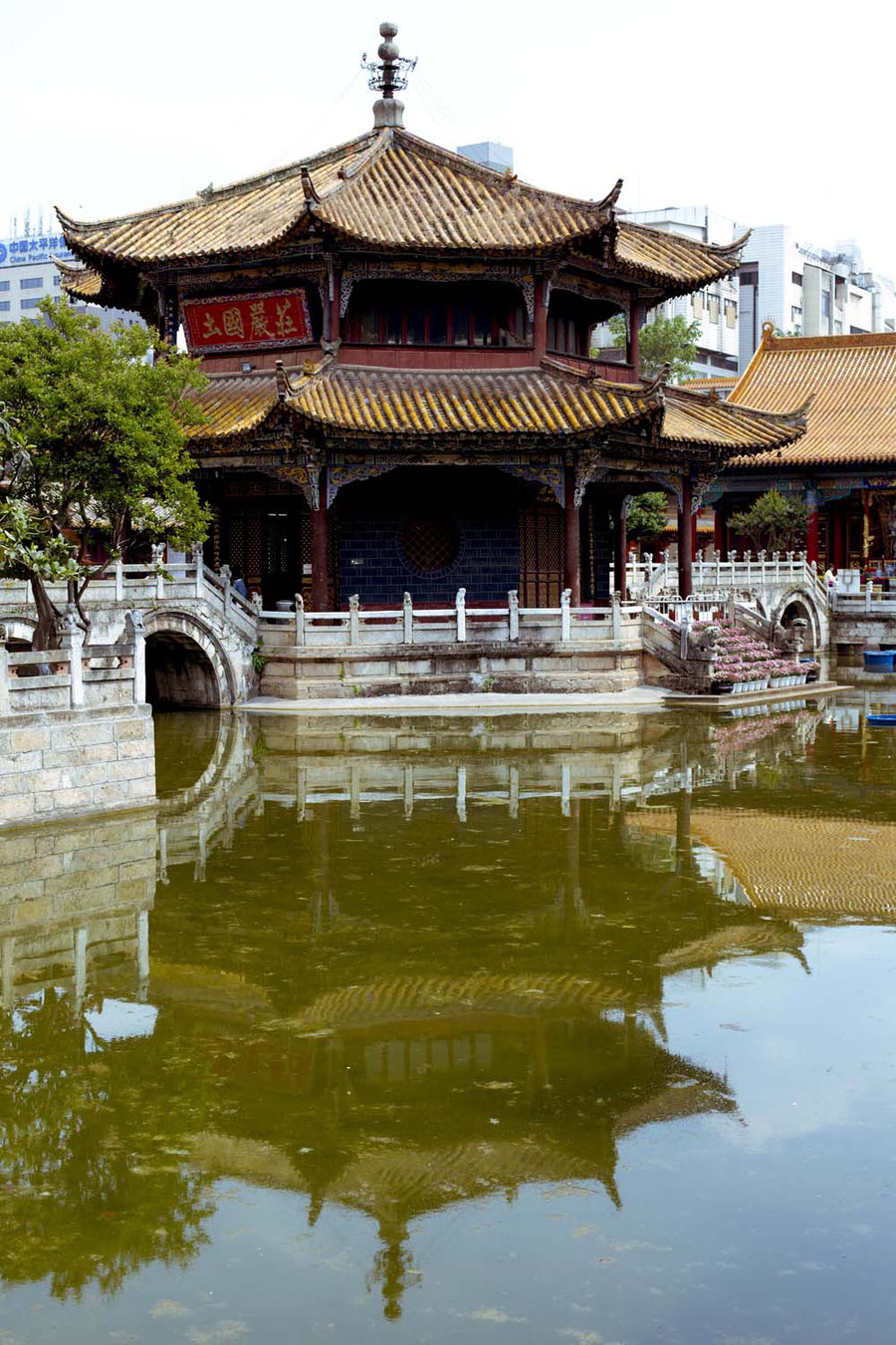 The local temple in all it's glory, Kunming, China