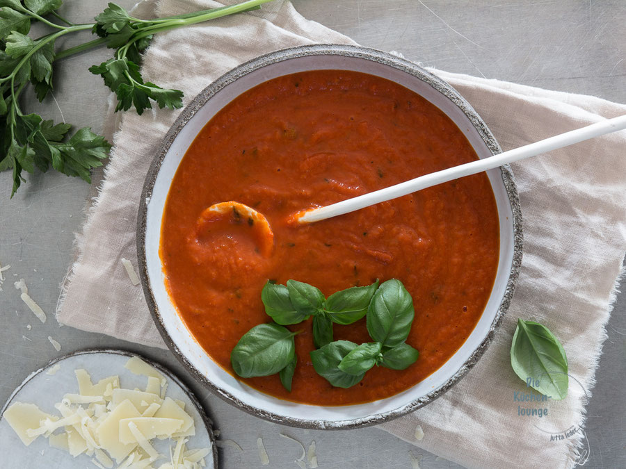 Tomatensauce - Grundrezept vieler Pastagerichte - Die Küchenlounge