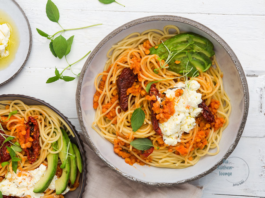 Spaghetti mit roter Linsen Bolognese