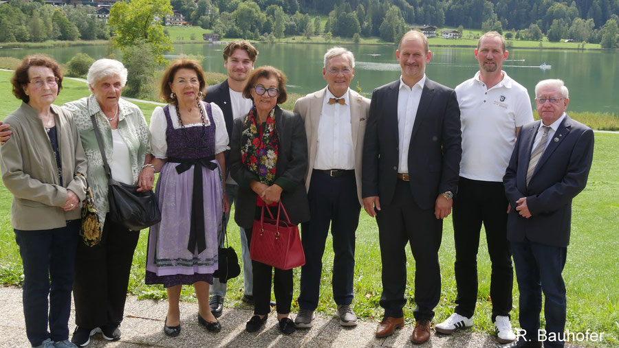 Die vier "jungen Damen" links, Mitwirkende von 1950, vlnr. Matthias (Kufsteinerland), Erwin, BM Fankhauser, Passionsspielobmann Juffinger, Fritz.