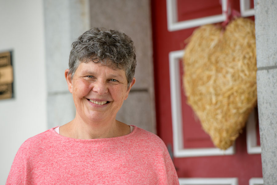 Barbara Burkhardt unterrichtet Yin Yoga in Zürich und Feldmeilen