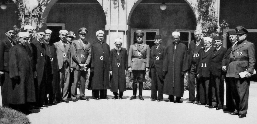 1. Hakija Handžić, 2. Kasim Dobrača, 3. Hasan Odžekčić, 4. Erik Lisak, 5. Slavko Kvaternik, 6. Mehmed Handžić, 7. Šaćir Masihović, 8. dr.Ante Pavelić, 9. Ademaga Mešić, 10. Atif Hadžikadić, 11. Muhamed Pandža, 12. Mirko Puk