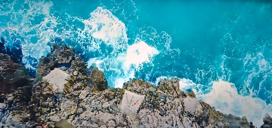 Soy pescador de caña y por los alrededores del Faro de Cullera he pasado días y noches inolvidables. También se practica el buceo y la pesca deportiva.