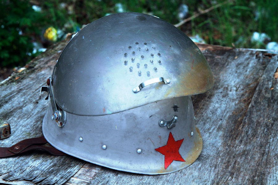 Schutzhelm mit einer Strahlung von 5,5 Mikrosievert pro Stunde