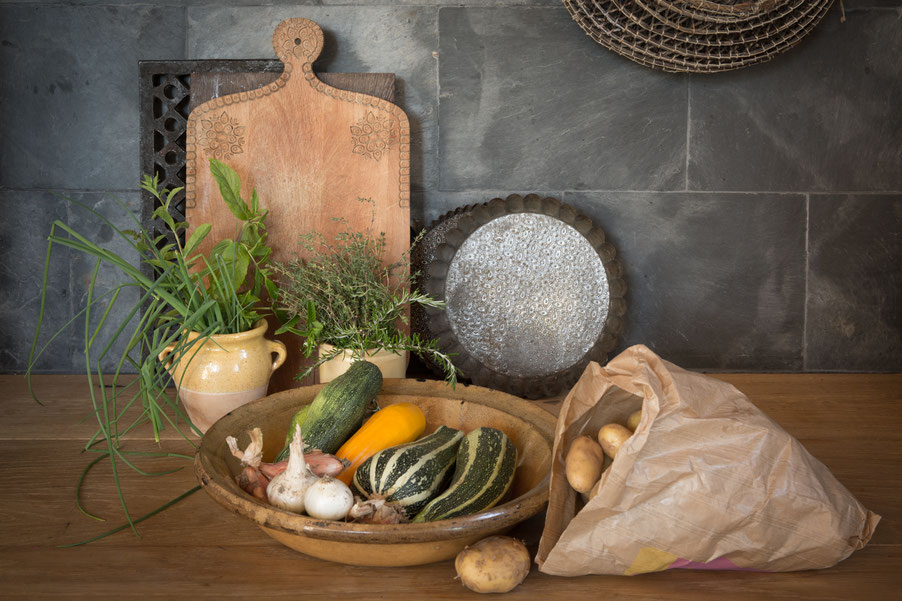 Frisch geerntete Zucchini aus dem Garten