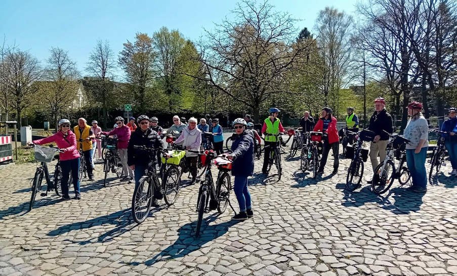 Die Stadtmacher-Gruppe „Fahrrad" unterwegs in Quickborn (Foto: Stadtmacher-Gruppe „Fahrrad“, Knut Edler)