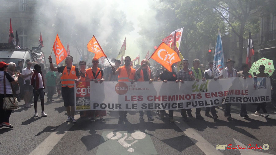 Convergence des luttes "Les cheminots ensemble pour un service public ferroviaire" Syndicats cheminots CGT / CFDT / SUD / UNSA. Photographie Christian Coulais. Bordeaux , 19/04/2018