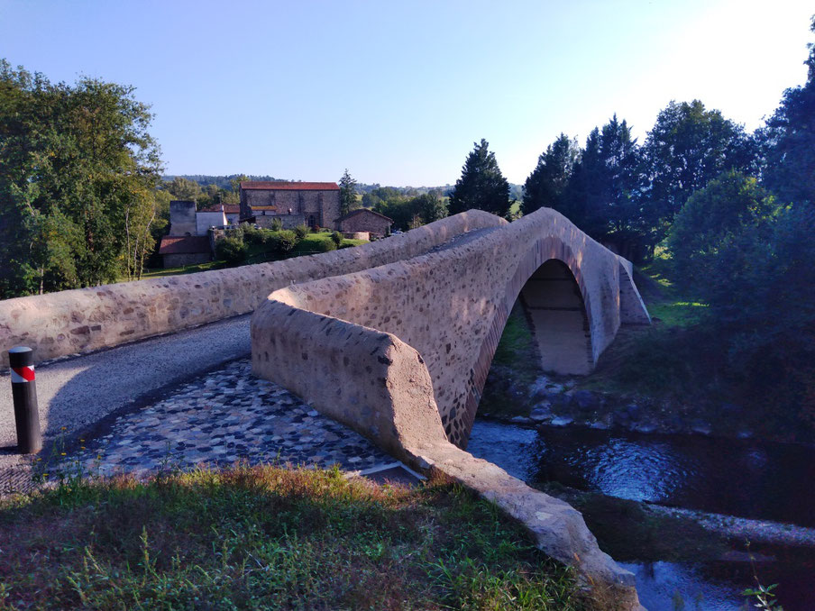 Pont médiéval près de Brioude