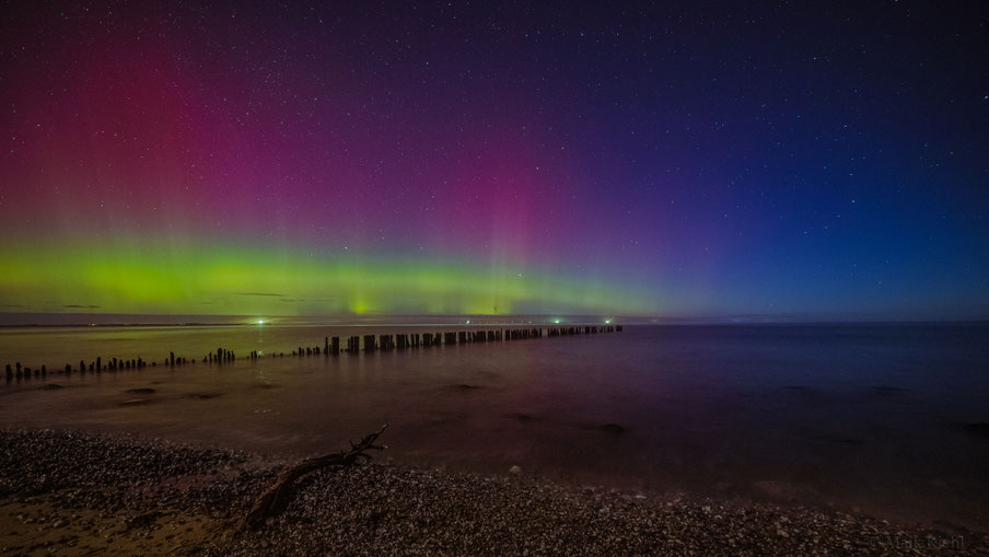 Strand Glowe unterm Nordlicht
