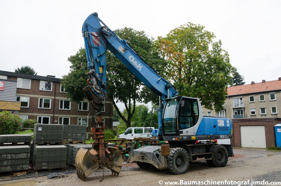 Kanalsanierung der Max-Planck-Straße: Ein O&K MH 6.6 ist neu auf der Baustelle 