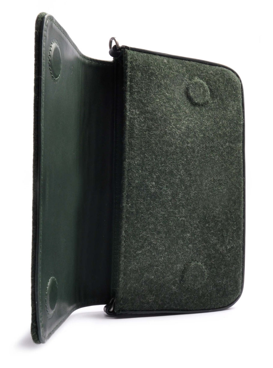 Clutch . Dirndltasche in tanne .  Loden und Leder . mit manetischem Verschluss . Handarbeit OSTWALD Traditional Craft