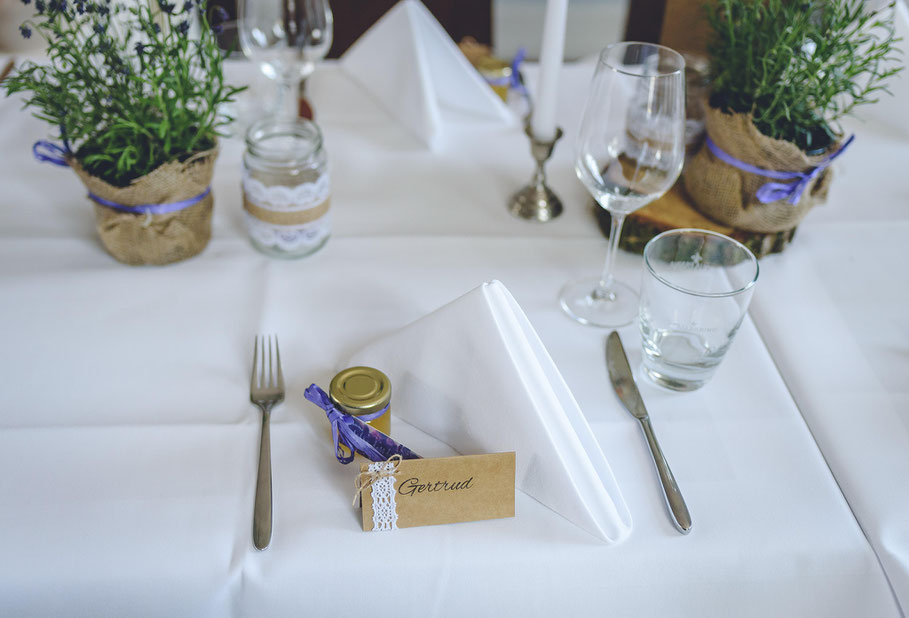 Hochzeit, der beste Fotograf, Russelsheim am Main, Nauheim, Bischofsheim, Bauschheim, Hessen, Fotografie, Reportage, Restaurant Opelvillen, Dekoration