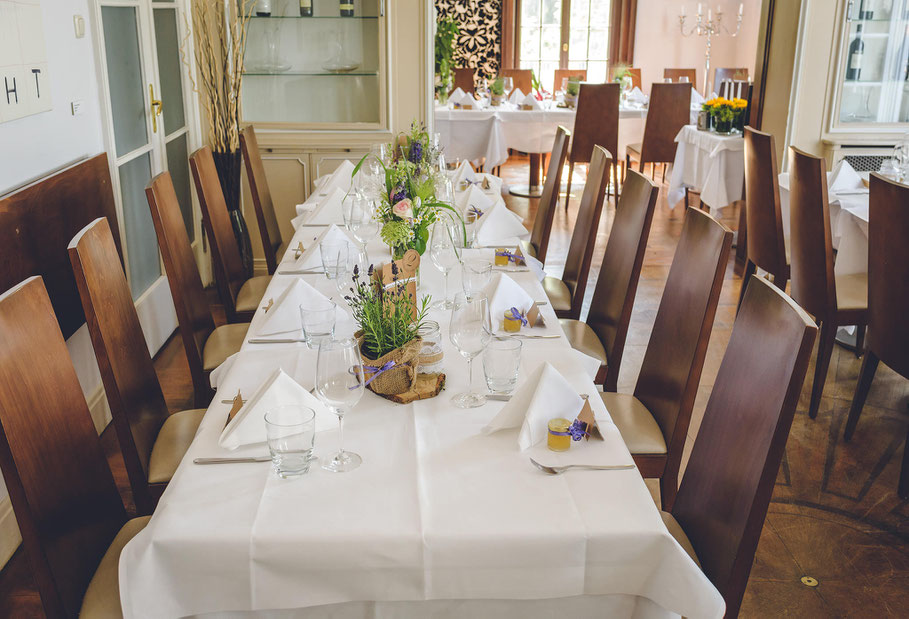 Hochzeit, der beste Fotograf, Russelsheim am Main, Nauheim, Bischofsheim, Bauschheim, Hessen, Fotografie, Reportage, Restaurant Opelvillen, Dekoration