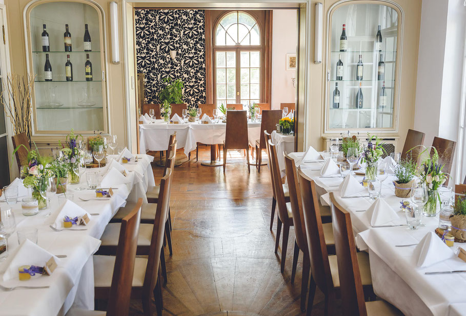 Hochzeit, der beste Fotograf, Russelsheim am Main, Nauheim, Bischofsheim, Bauschheim, Hessen, Fotografie, Reportage, Restaurant Opelvillen, Tischdekoration