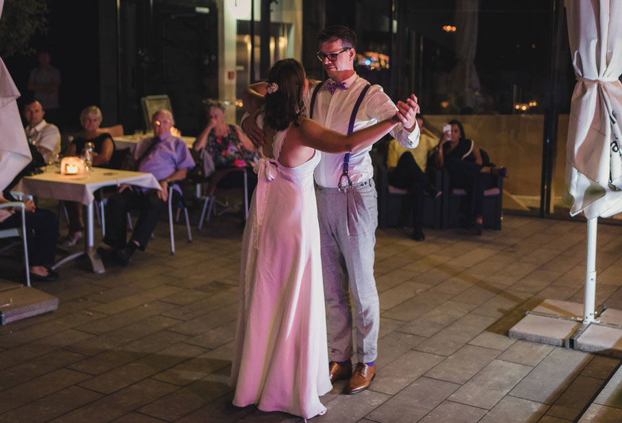 Hochzeit, der beste Fotograf, Russelsheim am Main, Nauheim, Bischofsheim, Bauschheim, Hessen, Fotografie, Reportage, Portrait, Bräutigam, Braut, der erste Tanz