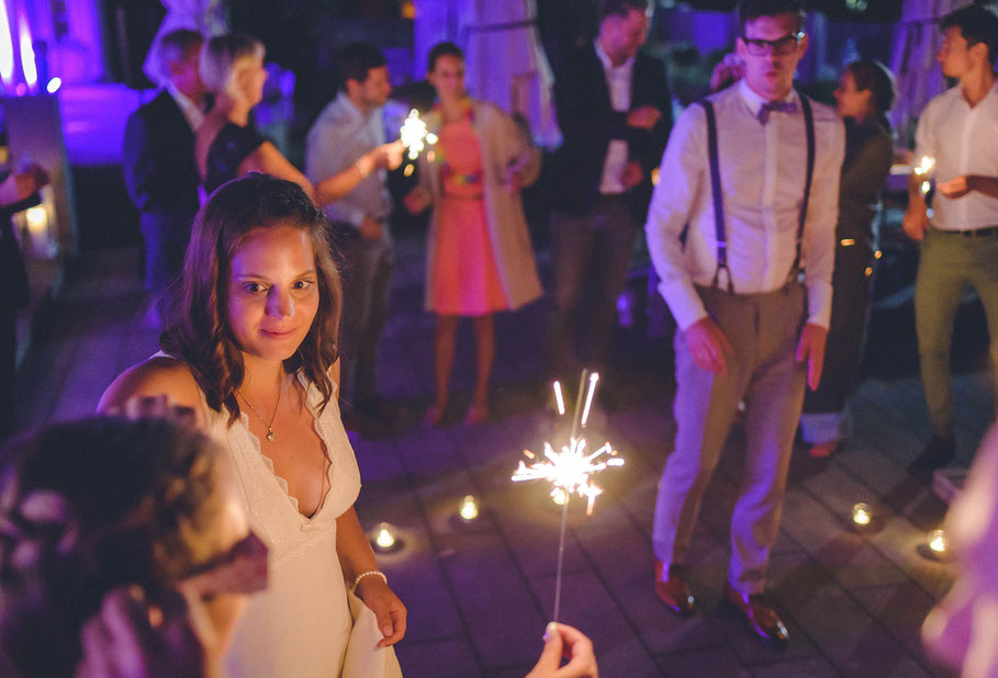 Hochzeit, der beste Fotograf, Russelsheim am Main, Nauheim, Bischofsheim, Bauschheim, Hessen, Fotografie, Reportage, Portrait, Bräutigam, Braut, der erste Tanz, Opel Ville Restaurant,