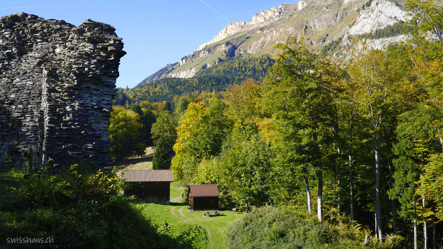 Burgruine Hohensax mit den Kreuzbergen