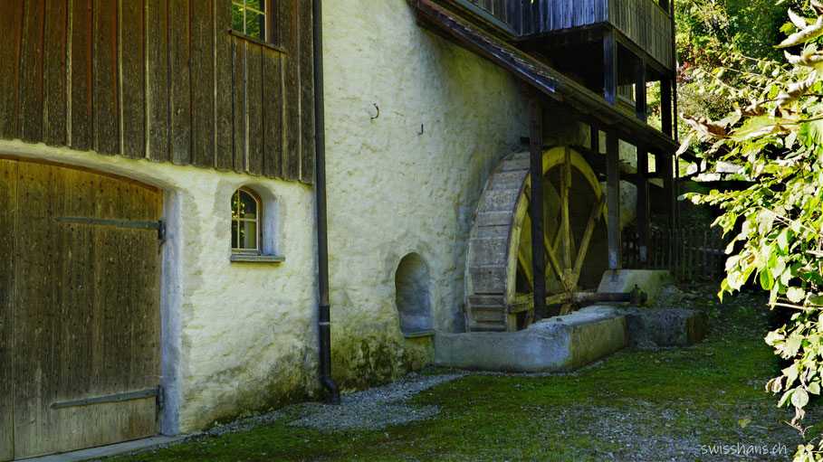 Alte Mühle Sax mit Wasserrad