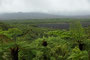 Vanuatu. Nach 5 Stunden Gehzeit erreicht man die Caldera des Marum-Vulkans. Diese hat den gewaltigen Durchmesser von 12 Km.