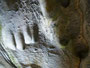 Papua Neuguinea. Provinz Eastern Highlands. Am Berg Mt.Gurupoka. Die heilige Höhle des Dorfes. Hier wurden früher Tiere und Menschen den Göttern geopfert.