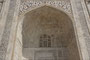 Indien. Agra. Das Taj Mahal ist das Zeichen einer unsterblichen Liebe und eines der schönsten Bauwerke auf unserer Erde. Der Großmogul Shah Jahan ließ es zum Gedenken an seine im Jahre 1631 verstorbene Lieblingsfrau Mumtaz Mahal erbauen. 