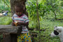 Vanuatu. Ein besonderer Höhepunkt ist der Besuch in den einheimischen Dörfern. Nur wenige Touristen finden den Weg hierher. Die gastfreundlichen Menschen leben von und mit der Natur.