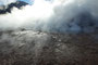 Chile. Das Geysirfeld von El Tatio. Jeden Morgen kurz vor Sonnenaufgang erwachen hier auf 4.300 m Höhe wie von Geisterhand Heißwasserfontänen und Dampfschwaden zum Leben. Bei minus 15°C ist dies ein eiskaltes Schauspiel.