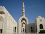 Oman. In der Hauptstadt Muscat. Die Sultan Qaboos Moschee ist die größte des Landes. Über 20.000 Gläubige finden im Inneren der Moschee einen Platz zum Gebet.