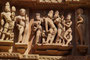 Indien. Khajuraho. Der Großteil der "erotischen" Tempel von Khajuraho wurde von den Herrschern der Chandella-Dynastie zwischen 950 und 1120 unserer Zeitrechnung erbaut. Sie sind heute eine der beliebtesten Sehenswürdigkeiten Indiens.