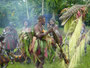 Papua Neuguinea. Provinz East Sepik. Besuch im Dorf Kambaramba. Hier wird von den Stämmen der Krokodilkult gepflegt. So bleiben die Menschen mit ihren Ahnen in Kontakt. Die Verstorbenen werden, dem Glauben nach, als Krokodil wiedergeboren. 