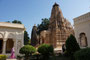Indien. Khajuraho. Der Großteil der "erotischen" Tempel von Khajuraho wurde von den Herrschern der Chandella-Dynastie zwischen 950 und 1120 unserer Zeitrechnung erbaut. Sie sind heute eine der beliebtesten Sehenswürdigkeiten Indiens.