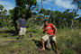 Vanuatu. Ein besonderer Höhepunkt ist der Besuch in den einheimischen Dörfern. Nur wenige Touristen finden den Weg hierher. Die gastfreundlichen Menschen leben von und mit der Natur.