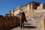 Indien. Das Amber Fort. Der gewaltige Festungspalast wurde 1592 auf Befehl von Raja Man Singh I. auf den Fundamenten älterer Burganlagen aus dem 11. Jahrhundert errichtet. 