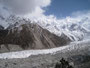 Pakistan. Am Nanga Parbat View Point. Hier ist man der Nordflanke des Berges zum Greifen nah. Ein Augenblick fürs Leben.