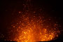 Vanuatu. Der Yasur ist einer der aktivsten Vulkane der Erde. Seit über 800 Jahren spuckt er fast im Minutentakt Lavafontänen, Steinbomben und Rauch in die Höhe. Dazu lassen gewaltige Explosionen die Erde beben. Ein phantastisches Naturschauspiel.